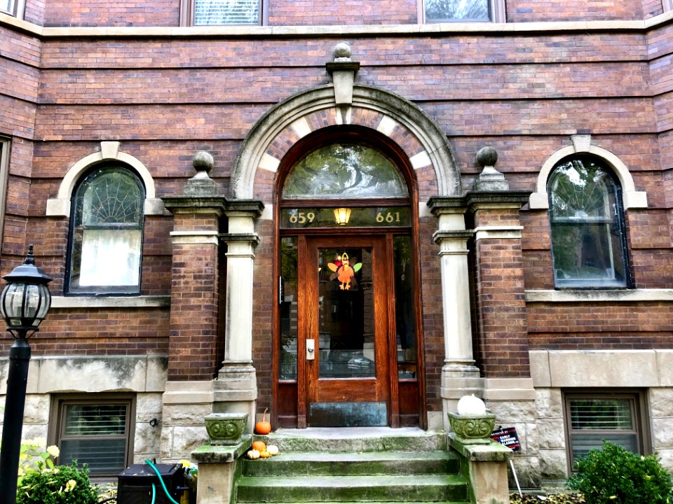 West Roscoe Street, Lakeview East, Chicago, IL 