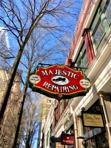 Majestic Repairing Sign, Atlanta, GA 
