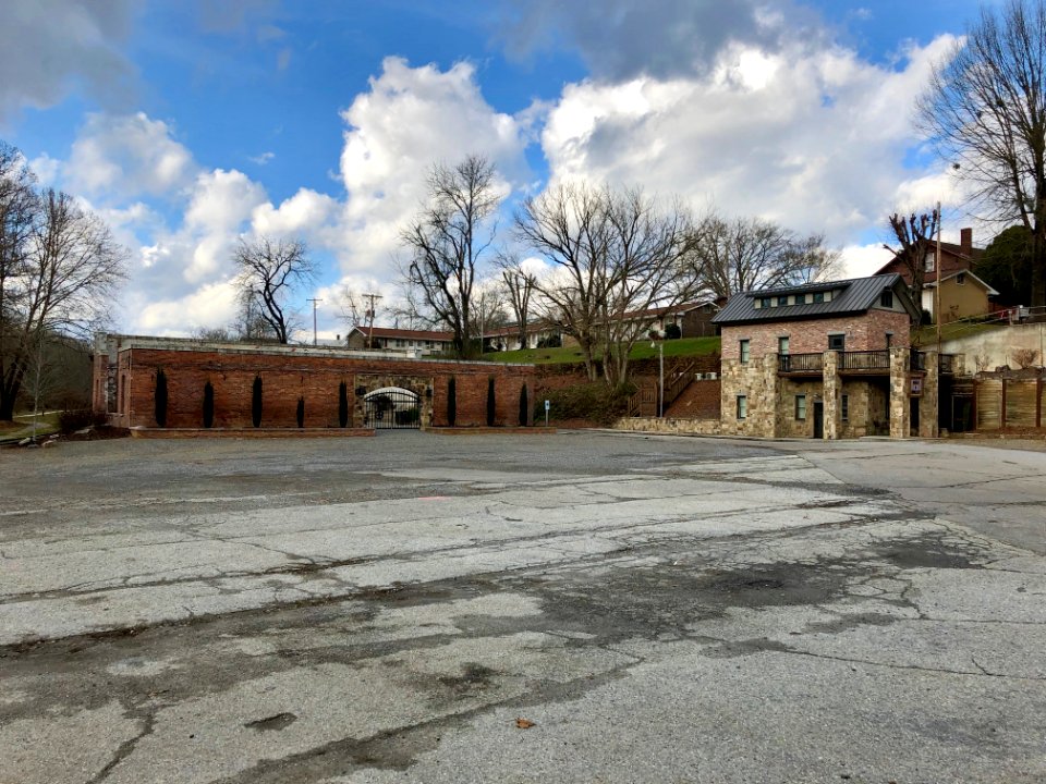 The Hackney Warehouse, Murphy, NC 