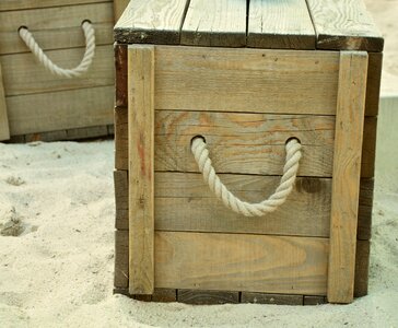 Rope sea box wood