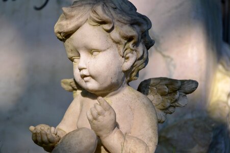 Grave grave drupe angel figure