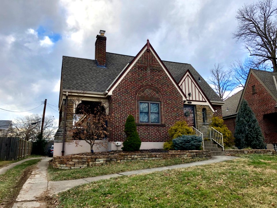 Drakewood Drive, Oakley, Cincinnati, OH 