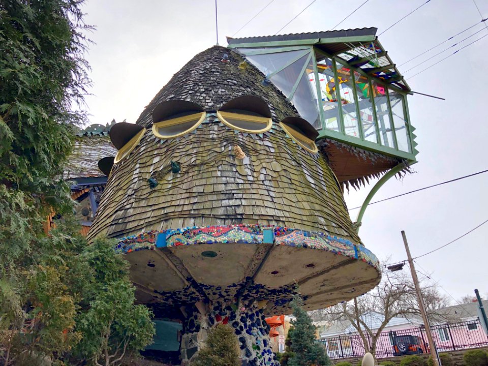 The Cincinnati Mushroom House, Erie Avenue, Hyde Park, Cin… 