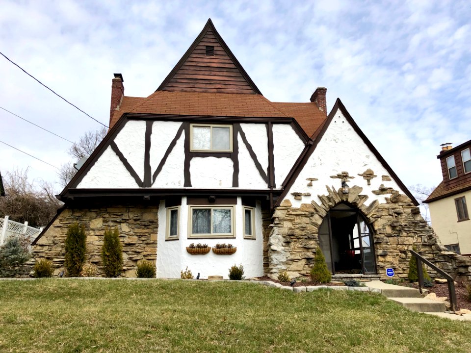 Egan Hills Drive, Paddock Hills, Cincinnati, OH 
