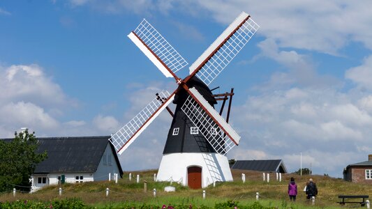 Summer building mill