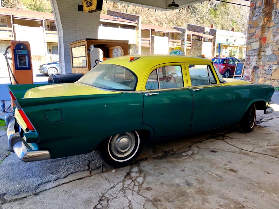 Greenies Cab, Marshall, NC 