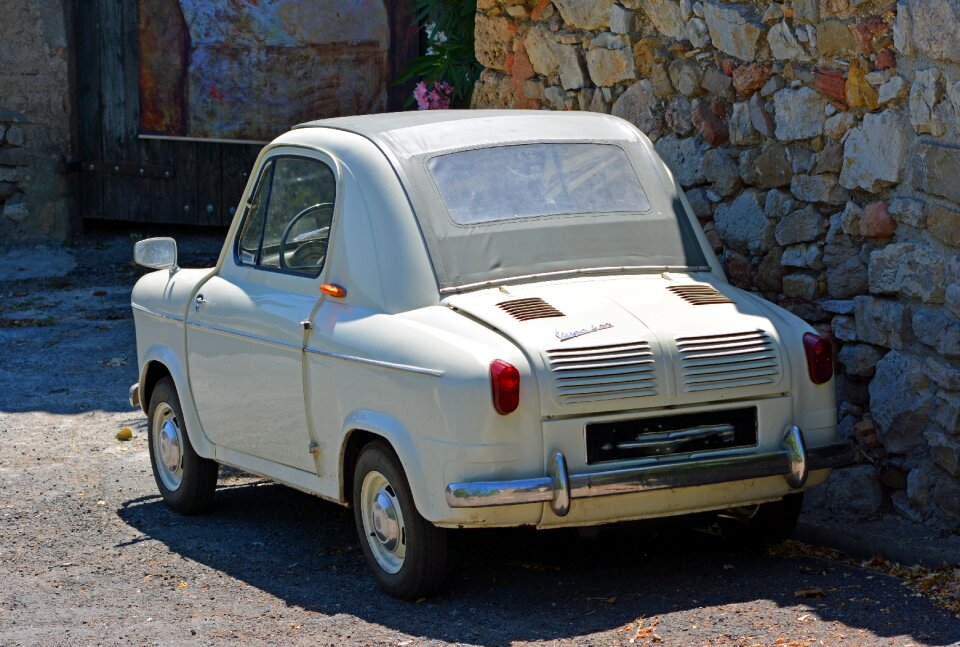 Vespa 400 former car