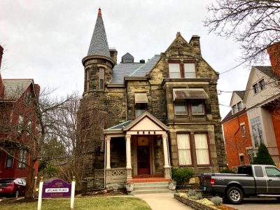 William Graveson House, Upland Place, East Walnut Hills, C… 