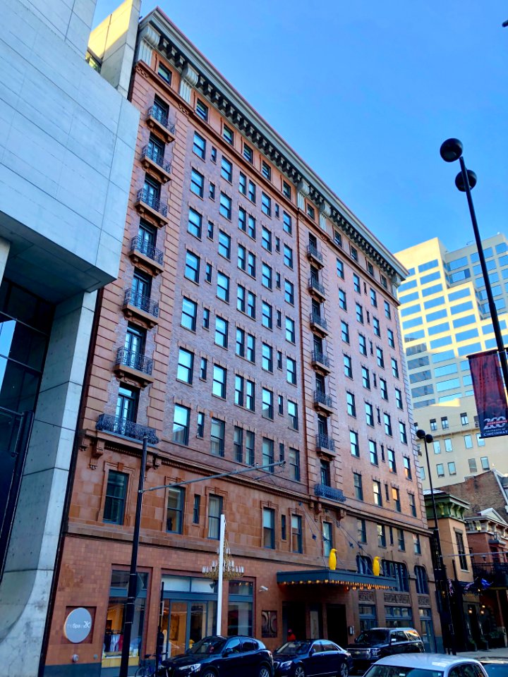 Metropole Hotel Building (21c Hotel), Cincinnati, OH 