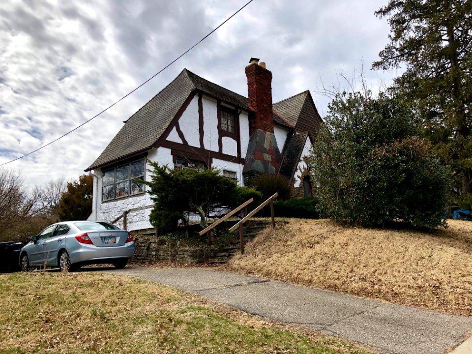 Egan Hills Drive, Paddock Hills, Cincinnati, OH 