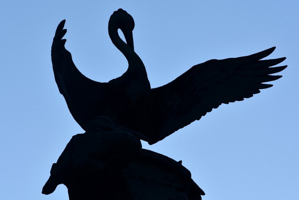 Statue animal wings