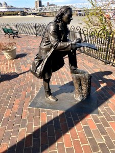 Statue, Riverwalk, Licking Riverside, Covington, KY 
