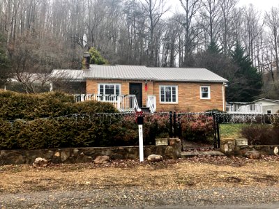 Mockingbird Lane, Dillsboro, NC 
