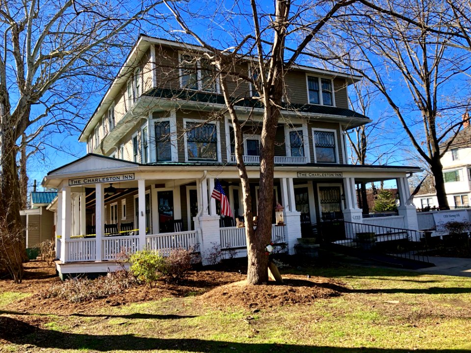 The Charleston Inn, Hendersonville, NC 