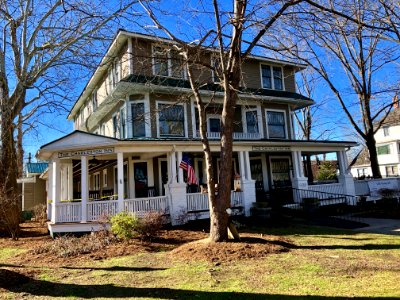 The Charleston Inn, Hendersonville, NC 