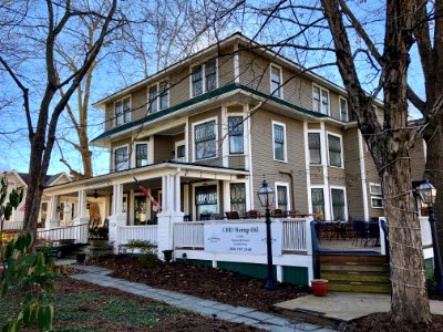 The Charleston Inn, Hendersonville, NC 
