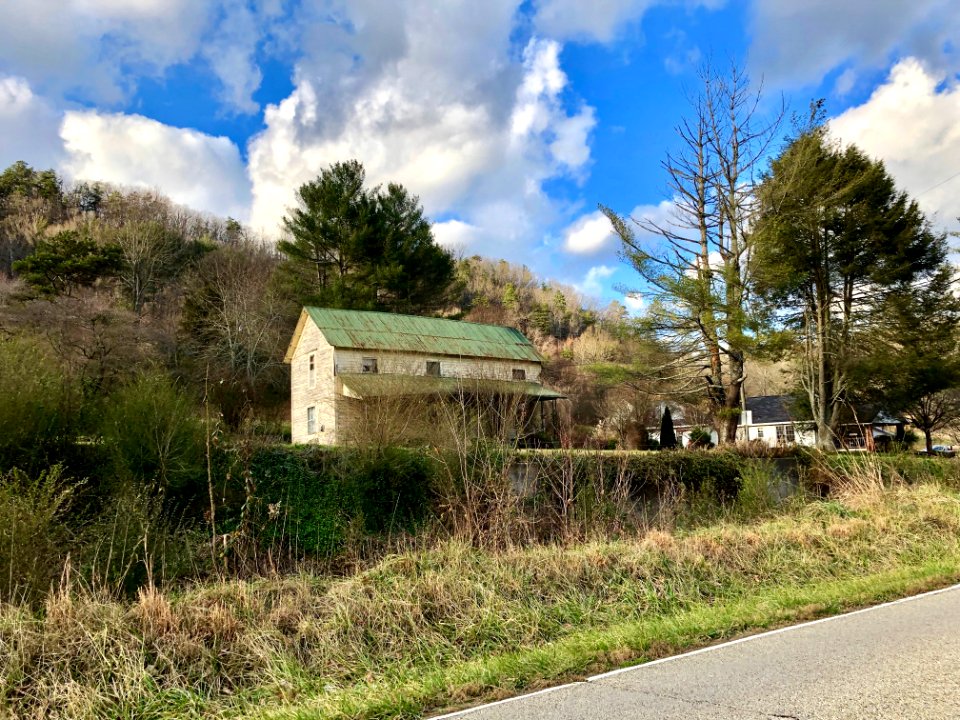 Bluff Road, Marble, NC 