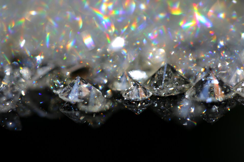 Jewel gem refraction