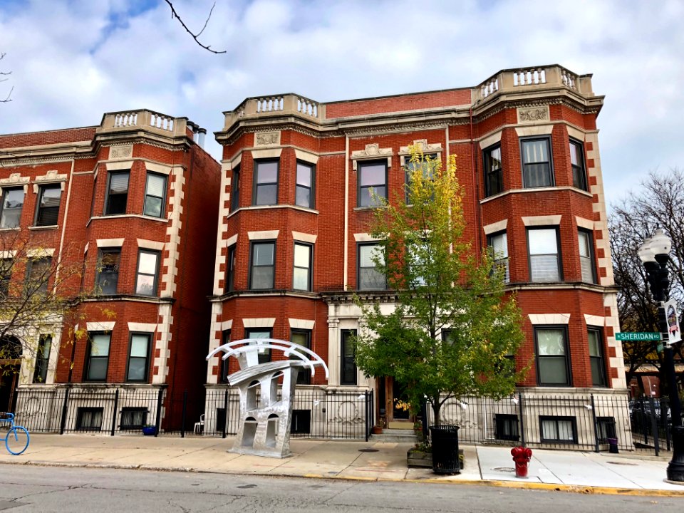 North Sheridan Road, Wrigleyville, Chicago, IL 