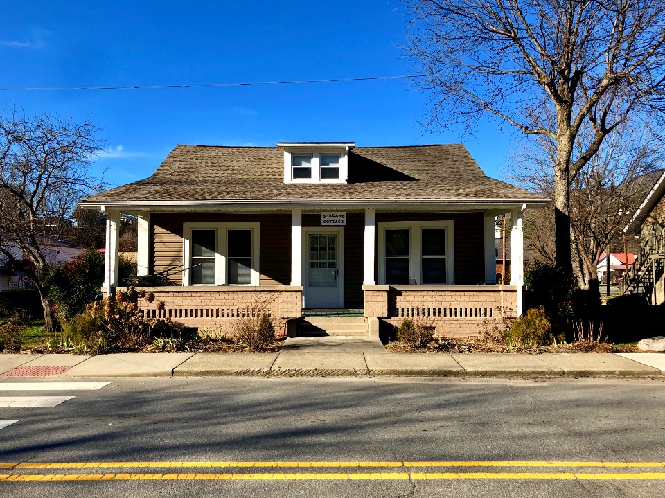 Dorland Cottage, Hot Springs, NC 