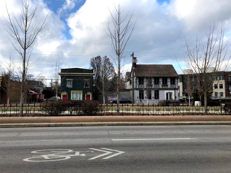 Madison Road, Oakley, Cincinnati, OH 
