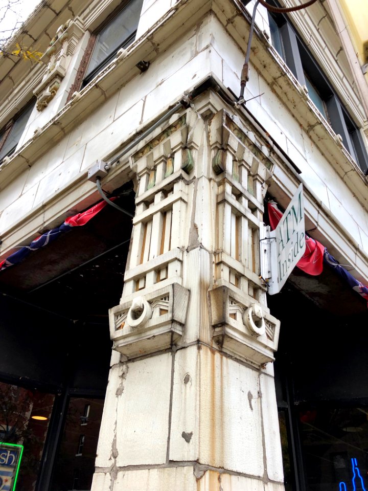 North Sheridan Road, Wrigleyville, Chicago, IL 