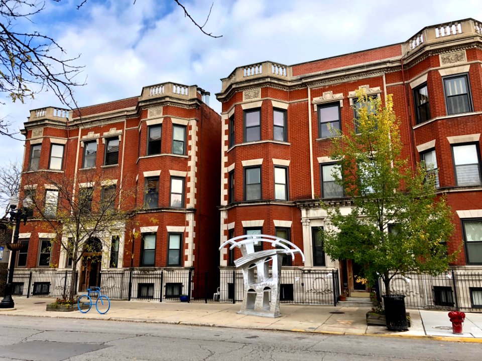 North Sheridan Road, Wrigleyville, Chicago, IL 