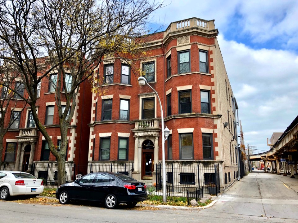 North Sheridan Road, Wrigleyville, Chicago, IL 