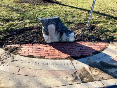 Freedom of Speech and Expression Monument, Walnut Hills, C… 