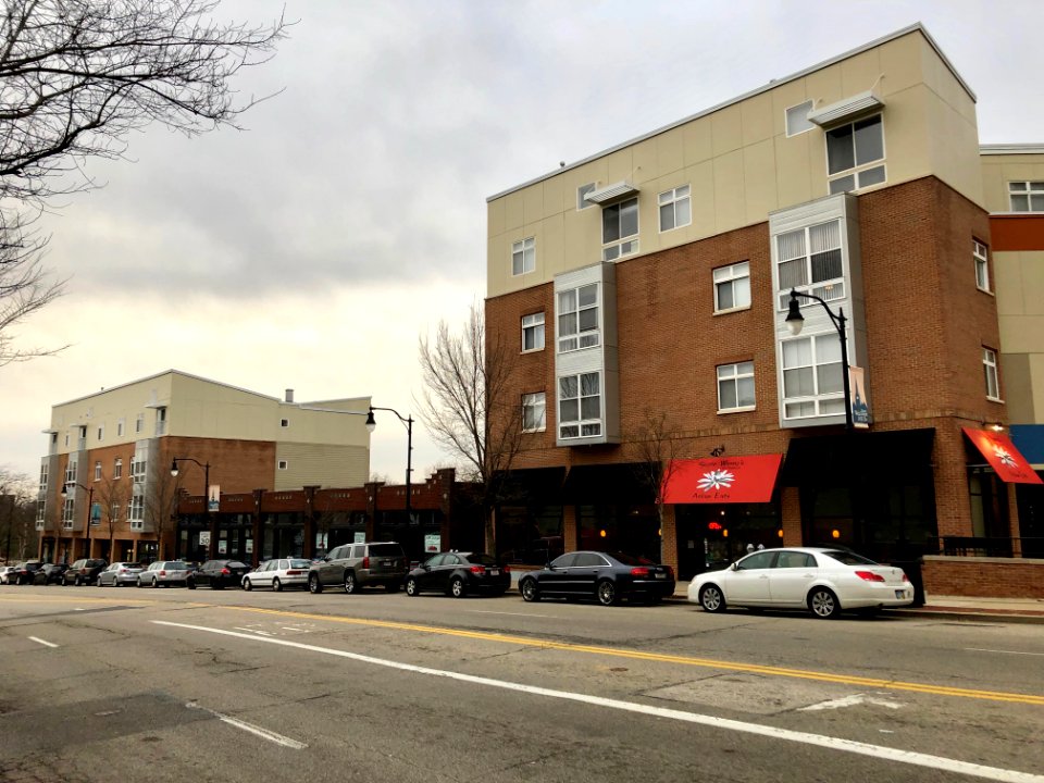 De Sales Plaza, East Walnut Hills, Cincinnati, OH 