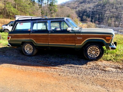 Jeep Wagoneer, Webster, NC photo