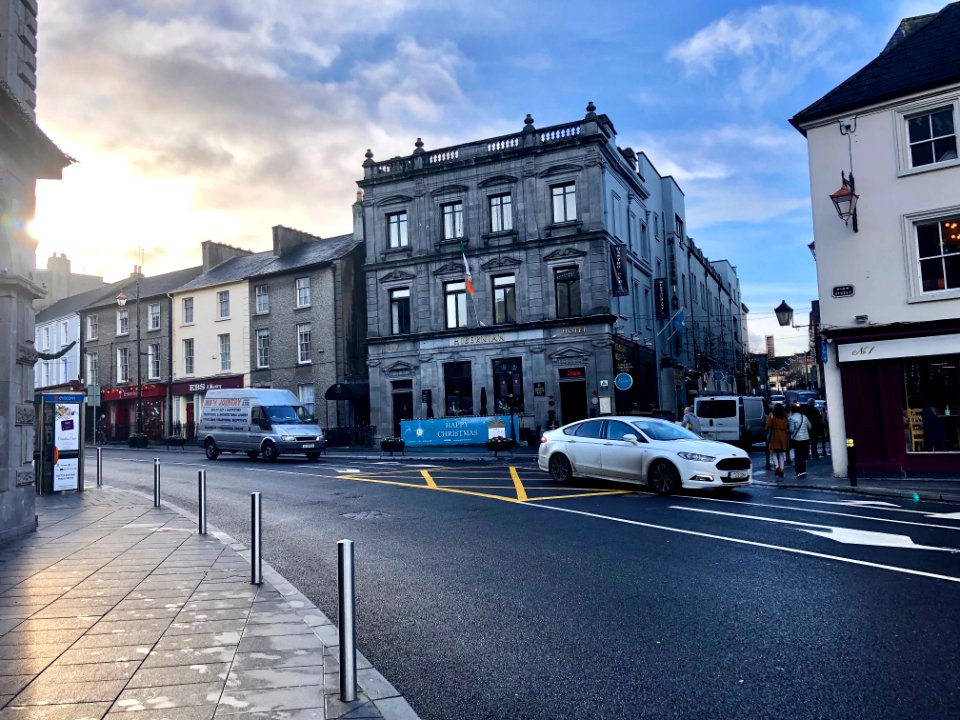 Hibernian Bank Building and Patrick Street, Cill Chainnigh… 