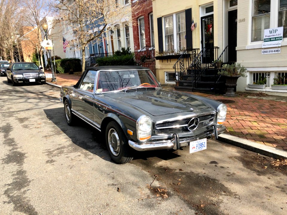 Mercedes 280 SL, Georgetown, Washington, DC 