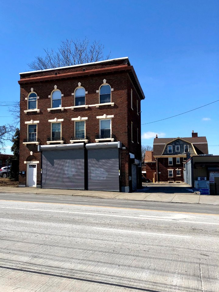Gilbert Avenue, Walnut Hills, Cincinnati, OH 
