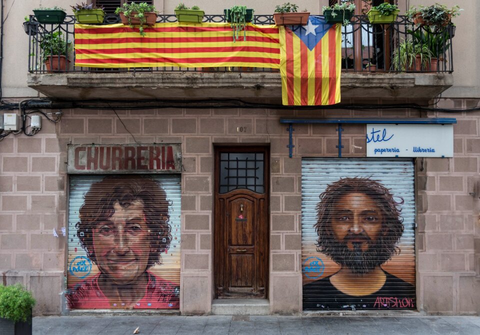 House spray artists