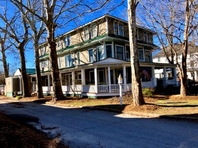 The Charleston Inn, Hendersonville, NC 