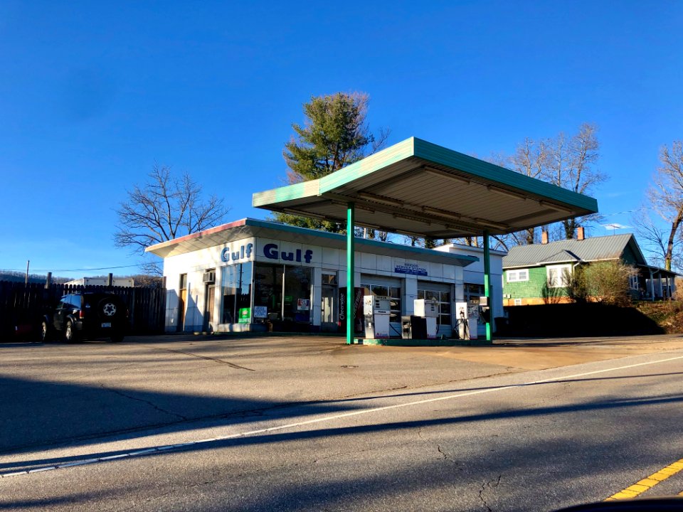 Briggs Service Station, Mars Hill, NC 