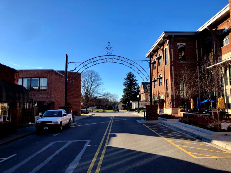 College Street, Mars Hill, NC 