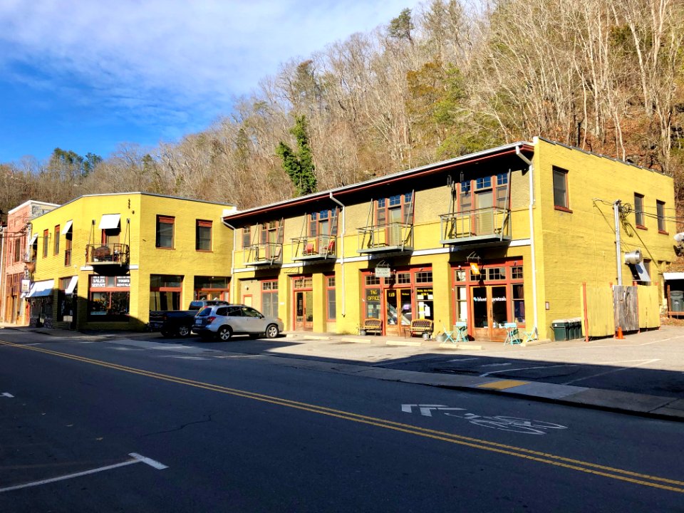 Marshall Chevrolet Company Building, Marshall, NC 
