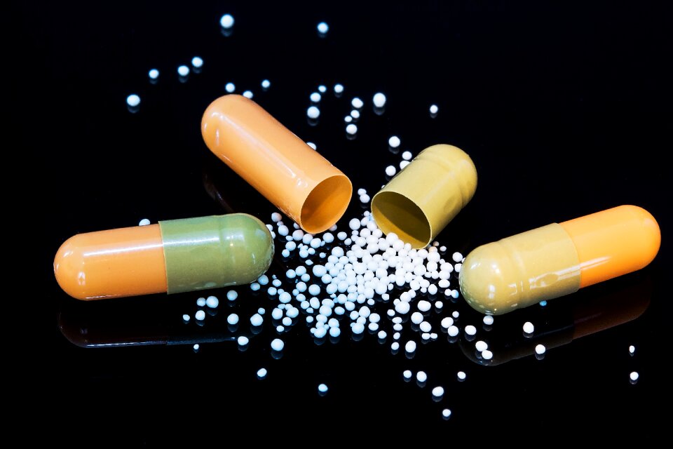 Hard capsules open closed
