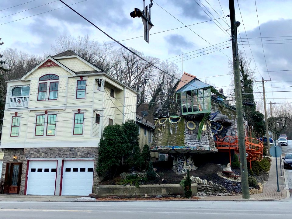 The Cincinnati Mushroom House, Erie Avenue, Hyde Park, Cin… 