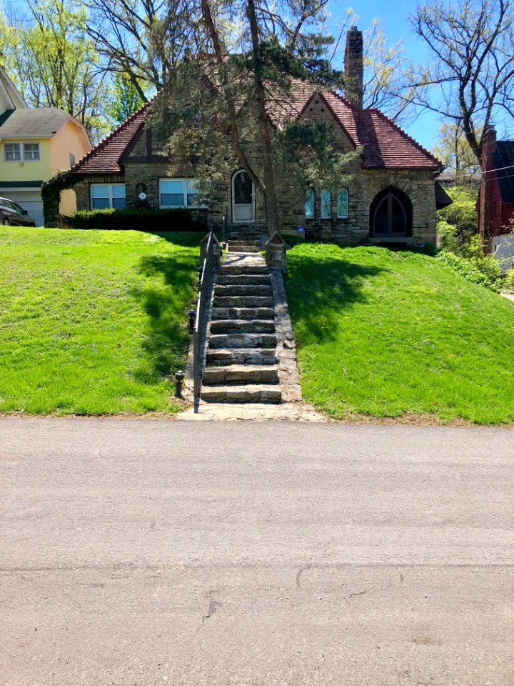 Red Bud Avenue, North Avondale, Cincinnati, OH 