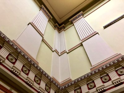 Stairwell, Egyptian Museum, al-Qāhirah, CG, EGY 