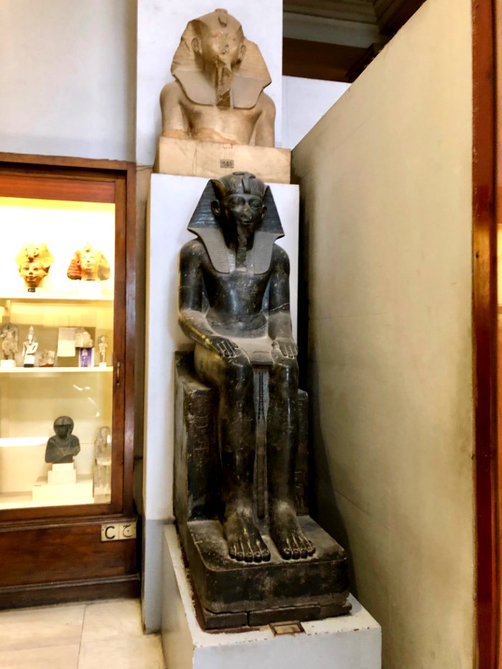Statues, Egyptian Museum, al-Qāhirah, CG, EGY 
