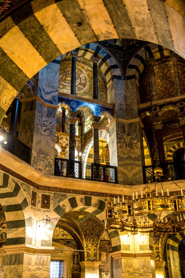Aachen dom religion