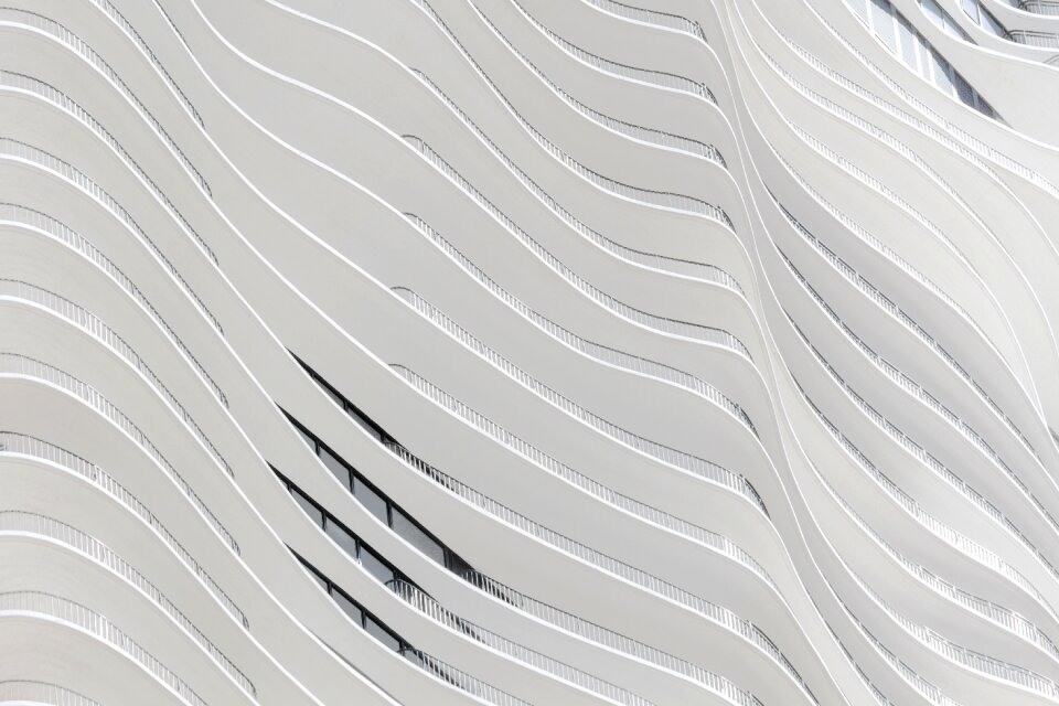 Facade wall wave