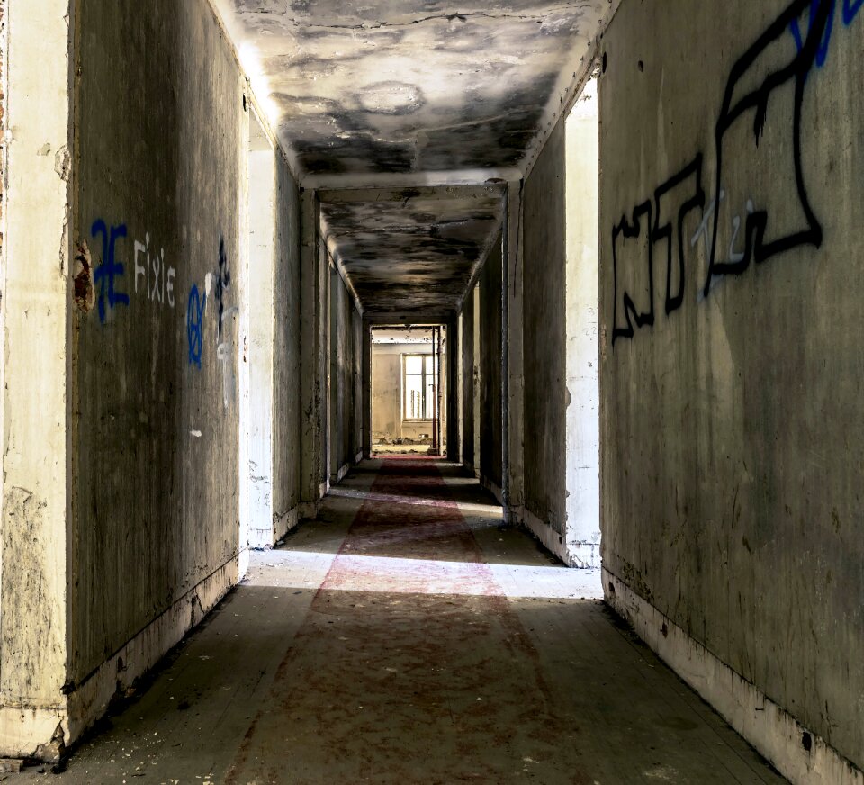 Pforphoto abandoned house