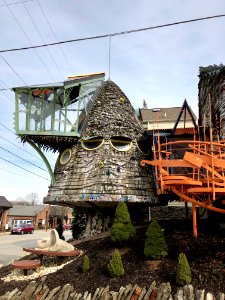 The Cincinnati Mushroom House, Erie Avenue, Hyde Park, Cin… 