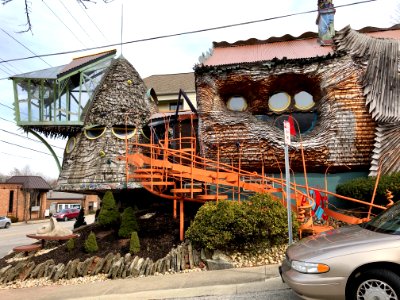 The Cincinnati Mushroom House, Erie Avenue, Hyde Park, Cin… 