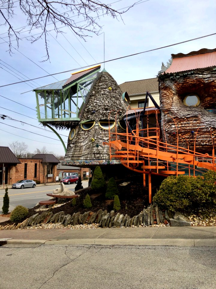 The Cincinnati Mushroom House, Erie Avenue, Hyde Park, Cin… 